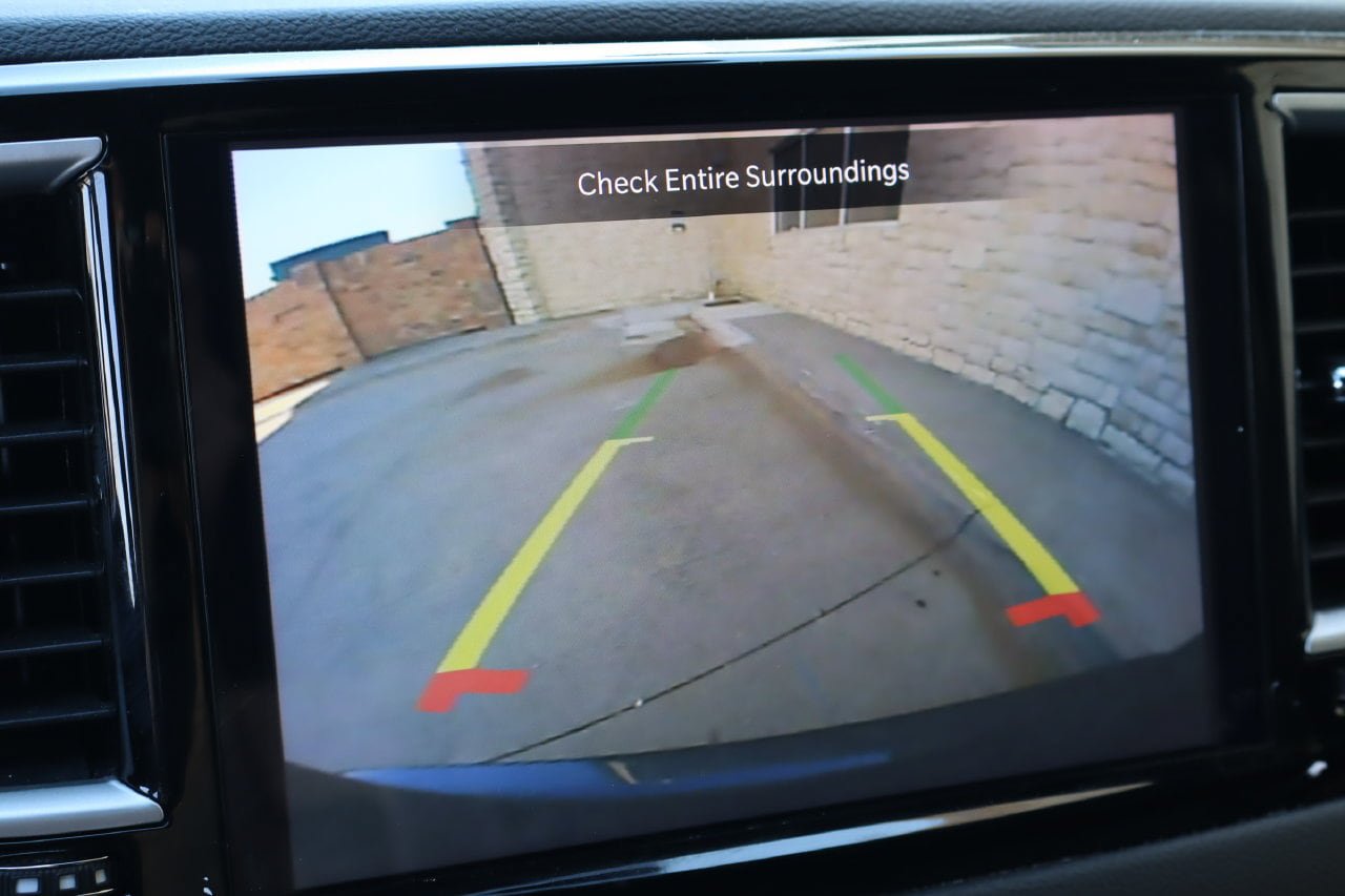 Used 2025 Chrysler Pacifica Select FWD image 8
