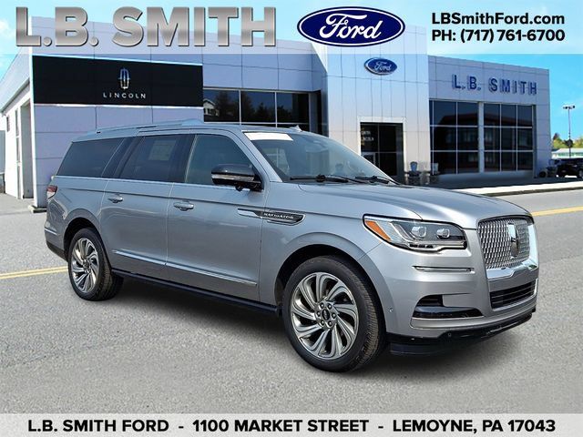 Certified 2023 Lincoln Navigator L Reserve AWD/4WD image 1