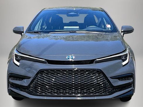 Used 2025 Toyota Corolla SE image 3