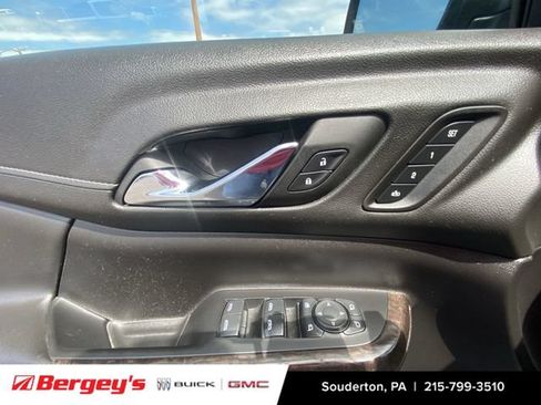 Certified 2022 GMC Acadia Denali w/ Denali Technology Package AWD/4WD image 26