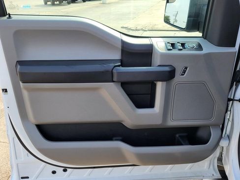 Used 2018 Ford F150 XL w/ Equipment Group 101A Mid RWD image 19