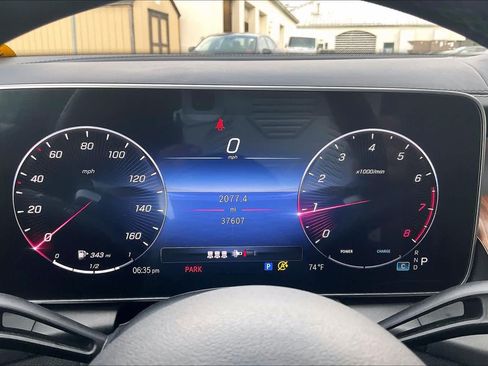 Used 2023 Mercedes-Benz GLC 300 4MATIC image 24