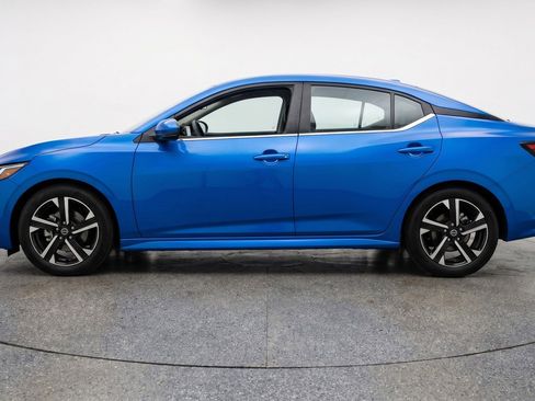 Used 2025 Nissan Sentra SV FWD image 4
