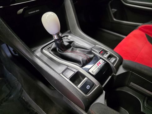 Used 2018 Honda Civic Type R image 25