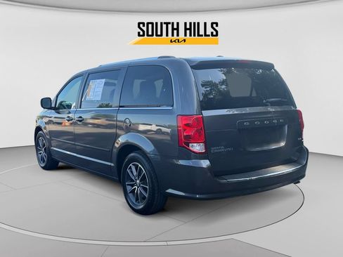 Used 2016 Dodge Grand Caravan SXT FWD image 3