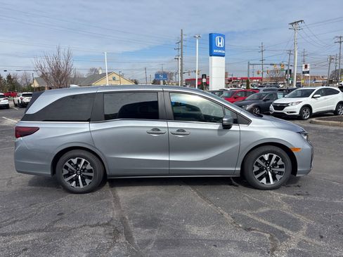 New 2026 Honda Odyssey EX-L image 4