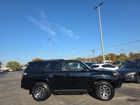 Used 2021 Toyota 4Runner TRD Off-Road Premium image 4