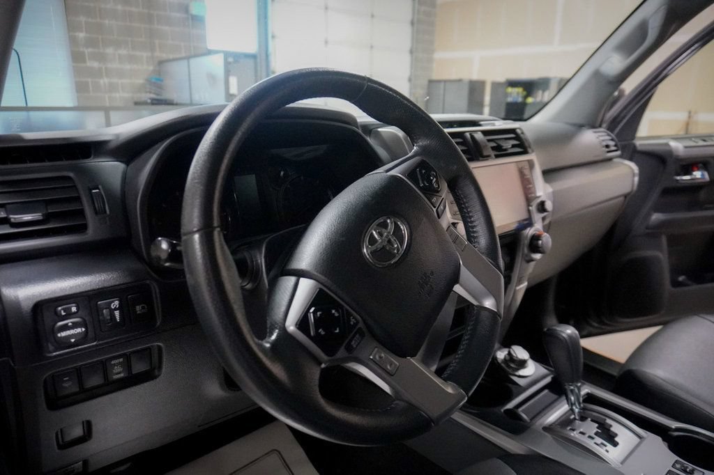 Used 2021 Toyota 4Runner SR5 Premium w/ Moonroof Package AWD/4WD image 11