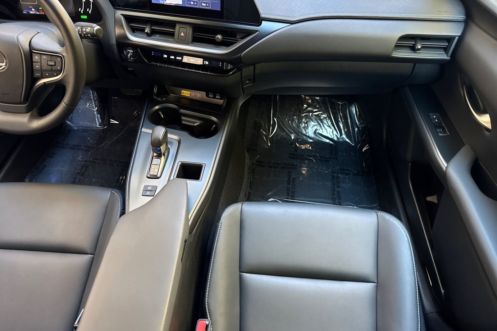 Certified 2025 Lexus UX 300h FWD w/ Accessory Package (Z2) image 31