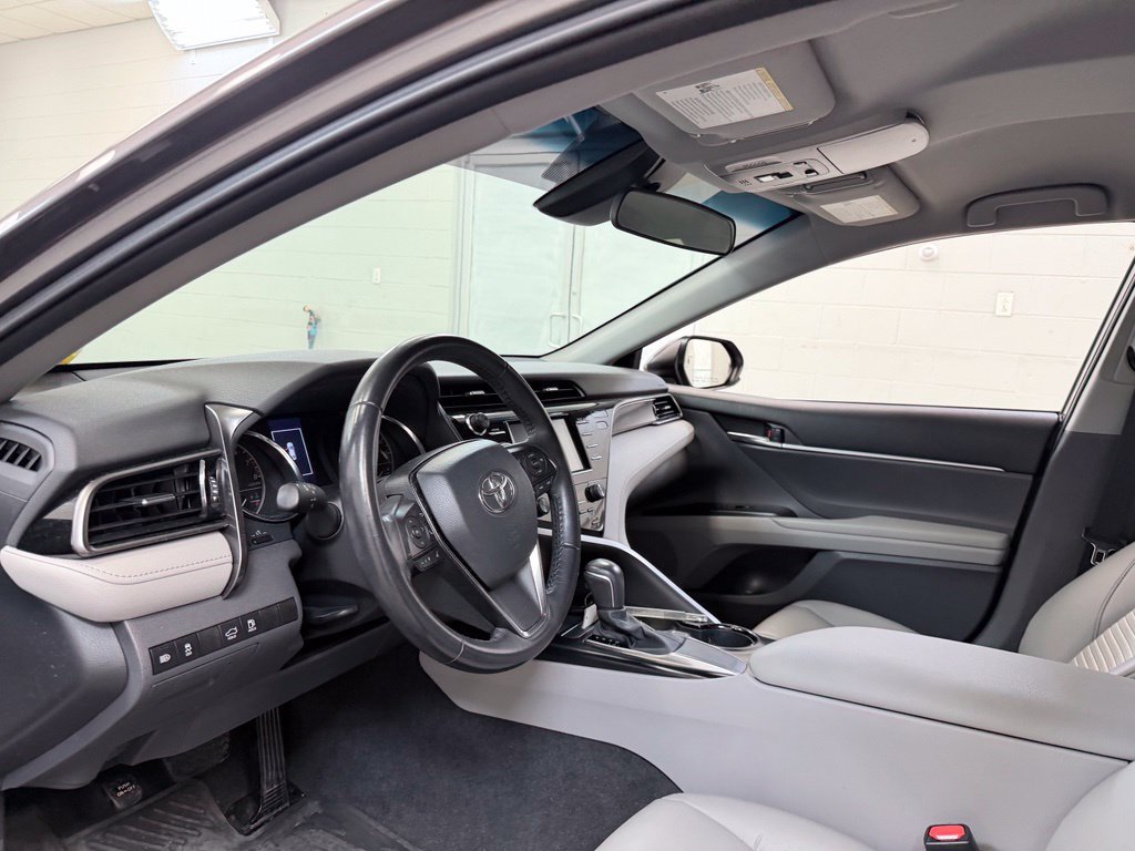 Used 2020 Toyota Camry SE FWD image 15
