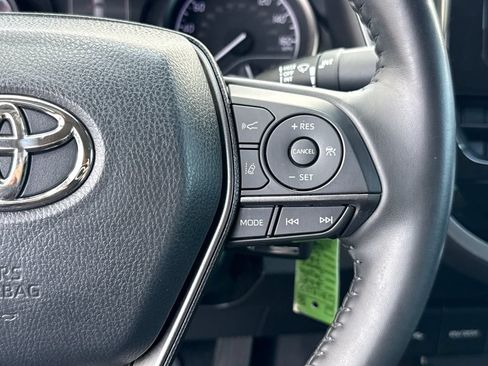 Used 2021 Toyota Camry SE FWD image 16