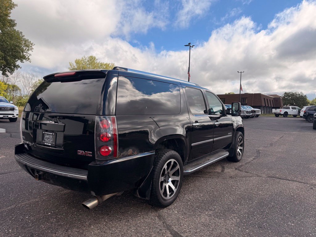 Used 2011 GMC Yukon XL Denali AWD/4WD image 5