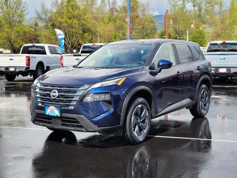 Used 2025 Nissan Rogue SV FWD image 1