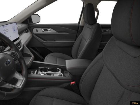 Used 2025 Ford Explorer Active w/ Active Comfort Package RWD image 6