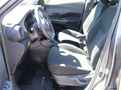 Used 2025 Nissan Kicks Play S FWD image 10