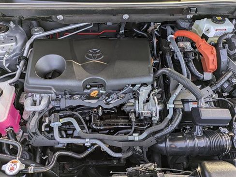 Used 2021 Toyota RAV4 XLE w/ Carpet Mat Package (TMS) image 21