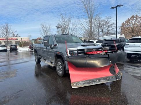 Used 2025 GMC Sierra 2500 SLE w/ SLE Value Package; image 4