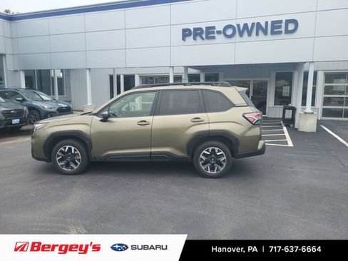 Used 2025 Subaru Forester Premium w/ Convenience Package #1 AWD/4WD image 2