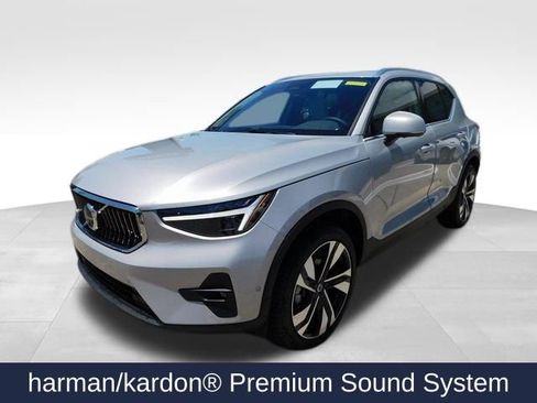 New 2025 Volvo XC40 B5 Ultra w/ Protection Package image 3