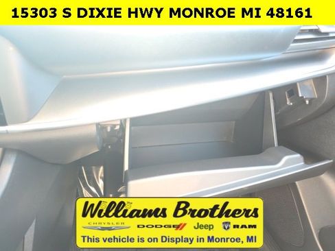 Used 2024 Nissan Rogue SV image 22