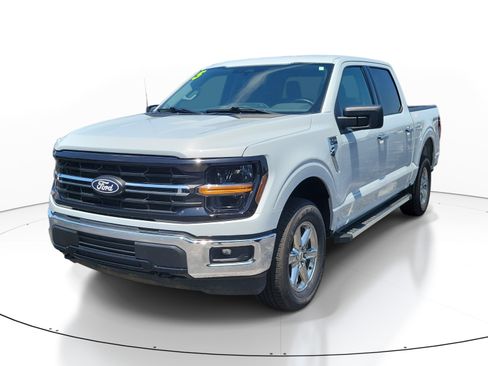 Used 2025 Ford F150 XLT w/ Equipment Group 301A Standard AWD/4WD image 3