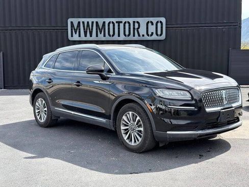 Used 2023 Lincoln Nautilus AWD w/ Premium Package image 2