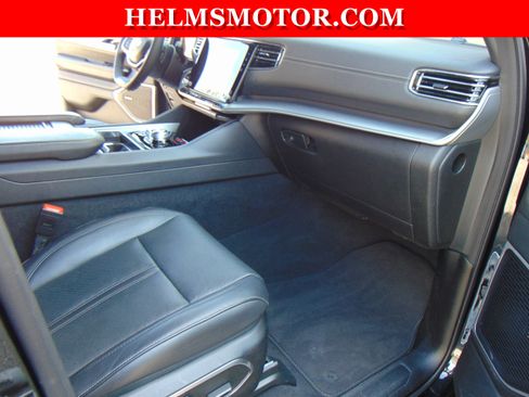 Certified 2025 Jeep Wagoneer 4WD image 32