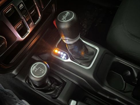 Used 2019 Jeep Wrangler Unlimited Sport S image 22