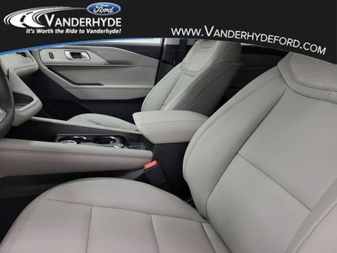 New 2026 Ford Explorer Active w/ Active Comfort Package AWD/4WD image 22