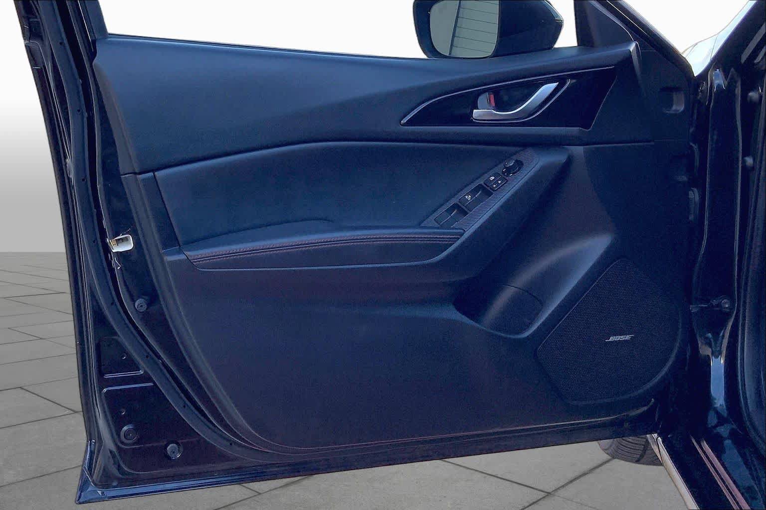 Used 2016 MAZDA MAZDA3 s Grand Touring w/ Technology Package FWD image 22