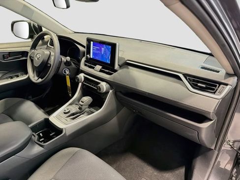 Certified 2025 Toyota RAV4 LE AWD/4WD image 23