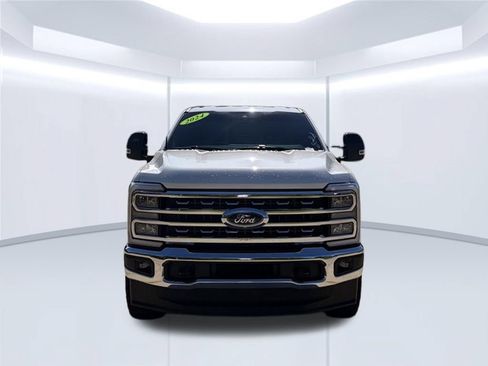 Used 2024 Ford F250 Lariat AWD/4WD image 4
