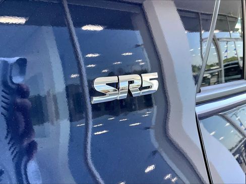 Used 2024 Toyota 4Runner SR5 AWD/4WD image 9