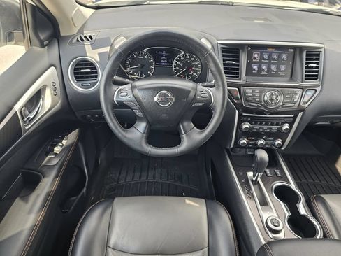 Used 2019 Nissan Pathfinder SL AWD/4WD image 14