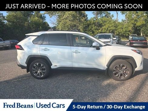 Used 2023 Toyota RAV4 XLE Premium AWD/4WD image 9