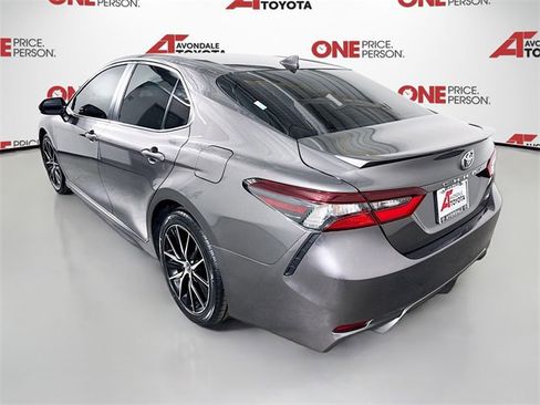 Used 2021 Toyota Camry SE image 5