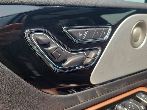 Used 2025 Lincoln Aviator Reserve w/ Equipment Group 201A AWD/4WD image 13
