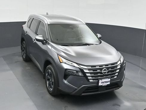 Used 2024 Nissan Rogue SV w/ SV Premium Package FWD image 44