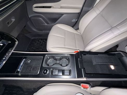 Certified 2023 Lincoln Corsair Standard w/ Equipment Group 101A image 23