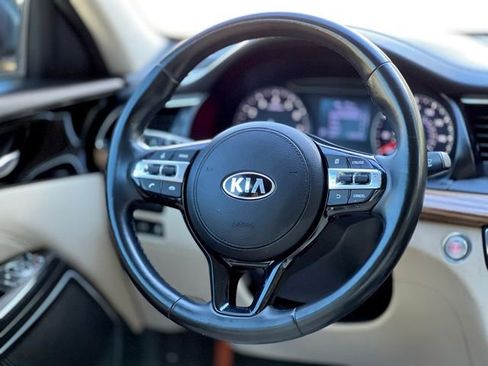 Used 2019 Kia Cadenza Premium image 34