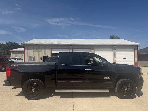 Used 2018 Chevrolet Silverado 1500 High Country AWD/4WD image 2