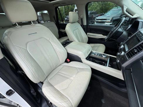 Used 2019 Ford Expedition Platinum AWD/4WD image 12