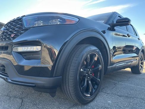Used 2022 Ford Explorer ST w/ ST Street Pack image 2