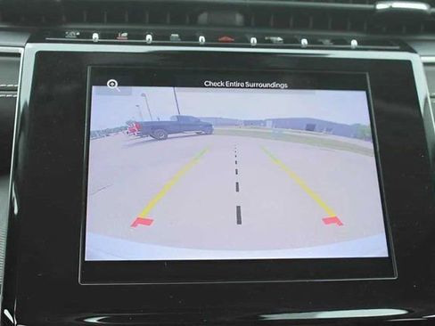 Used 2023 Jeep Grand Cherokee Laredo image 27