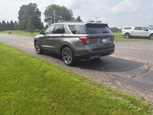 New 2026 Ford Explorer Active w/ Active Comfort Package AWD/4WD image 5