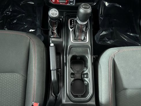 Used 2021 Jeep Wrangler Unlimited Rubicon w/ Xtreme Recon 35" Tire Package image 27