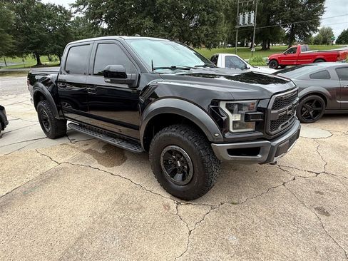 Used 2017 Ford F150 Raptor w/ Equipment Group 802A Luxury AWD/4WD image 7