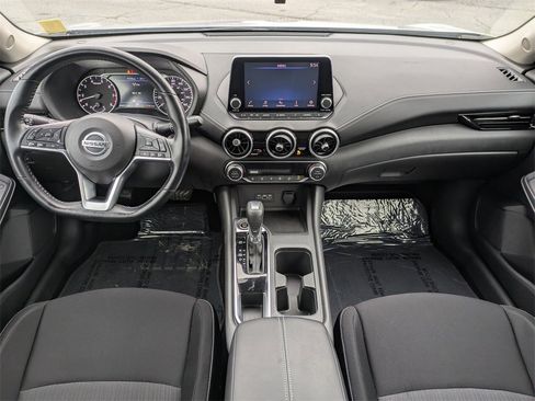 Used 2020 Nissan Sentra SV image 14