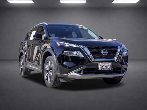 Used 2023 Nissan Rogue SL w/ SL Premium Package image 2