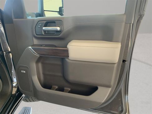Used 2020 GMC Sierra 3500 SLT w/ SLT Premium Plus Package image 28